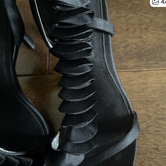 Nina Black Ruffled Heels - Picture 4 of 6
